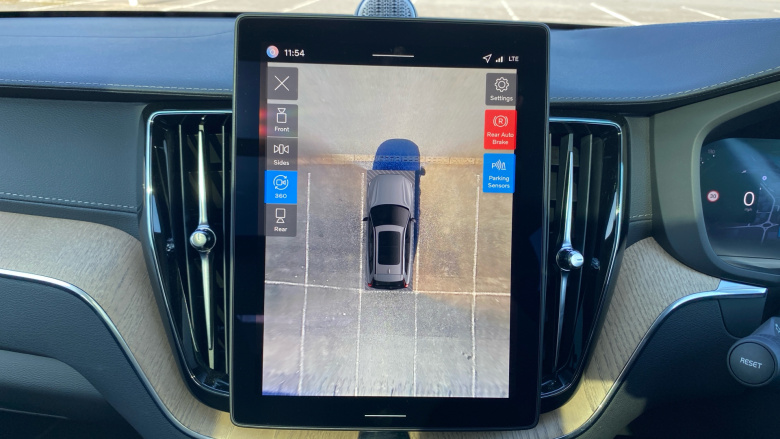 Volvo XC60 2.0 B5P Ultra Dark 5dr AWD Geartronic Petrol Estate